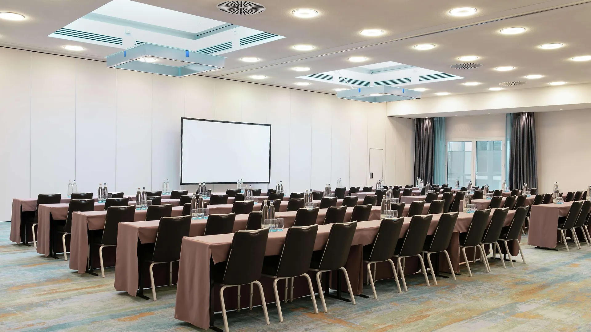 Hotel Hilton Kolín nad Rýnem 5*,