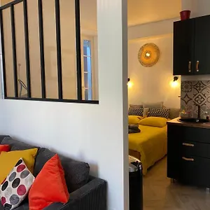 https://le-carr-du-9.fr-provencehotel.com