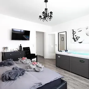 Homestay 1st Floor, Cologne